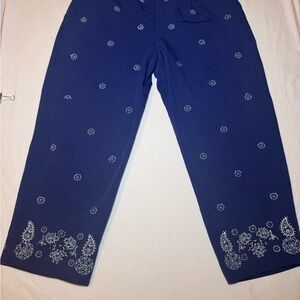 Women’s Alfred Dunner  Sz 12 Navy Blue Cropped Capri Pants w/ embroidery